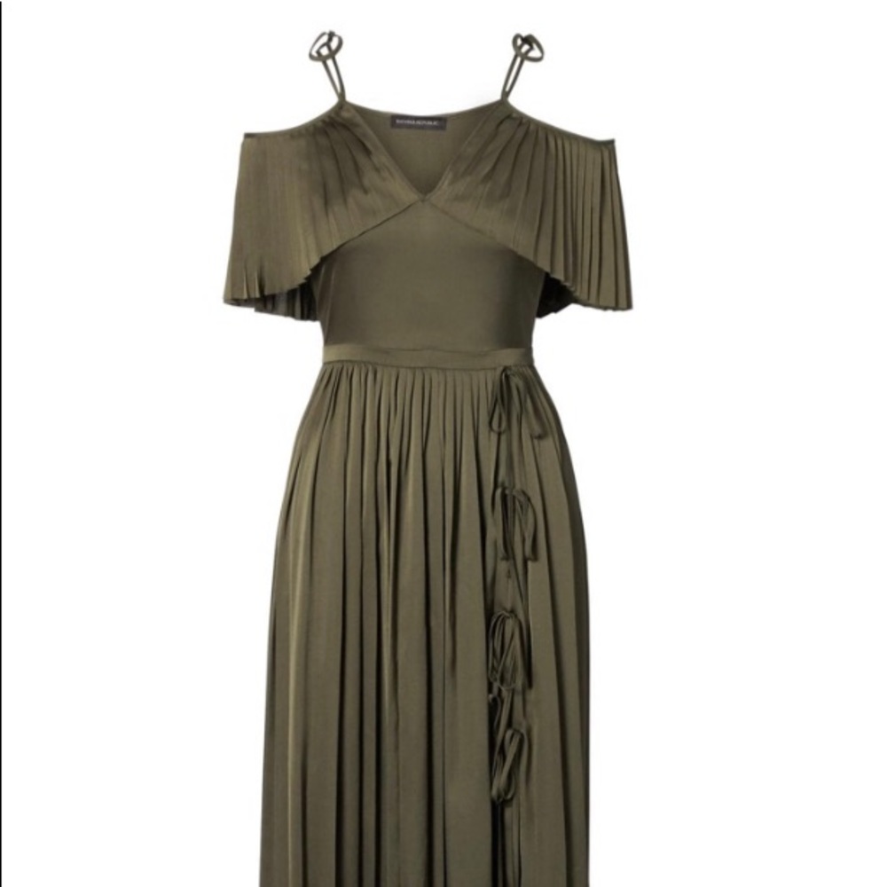 Pleated Off the shoulder maxi dress